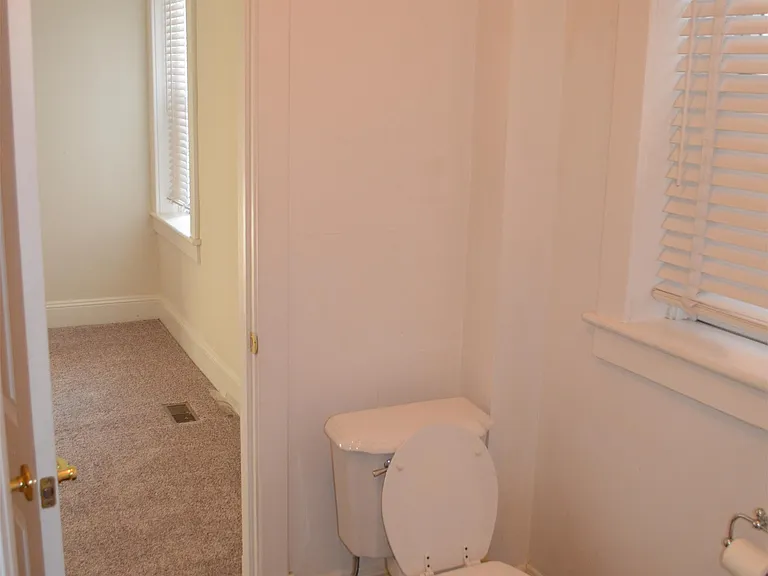 621 W Princess Anne Rd #1 — Photo 16