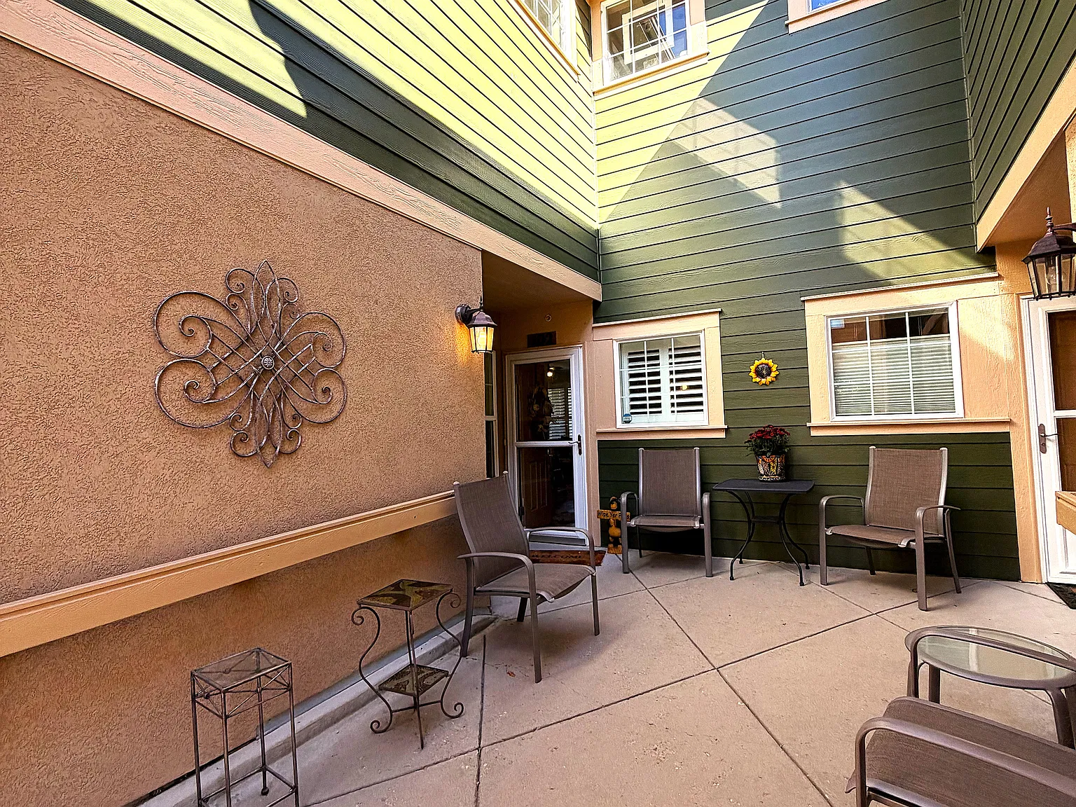 2 bed, 1304 sqft, $2,600 — Photo 3