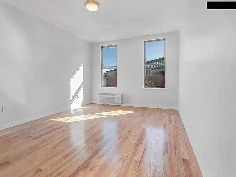 247 Harman St #1L — Photo 2
