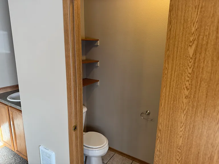 525 H St SE — Photo 21