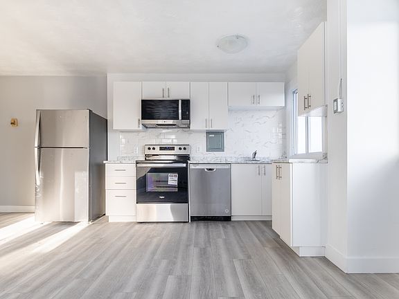 3rd image of 290 Nelson St #703