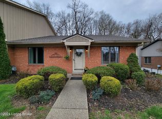 5507 Forest Lake Dr, Prospect, KY 40059