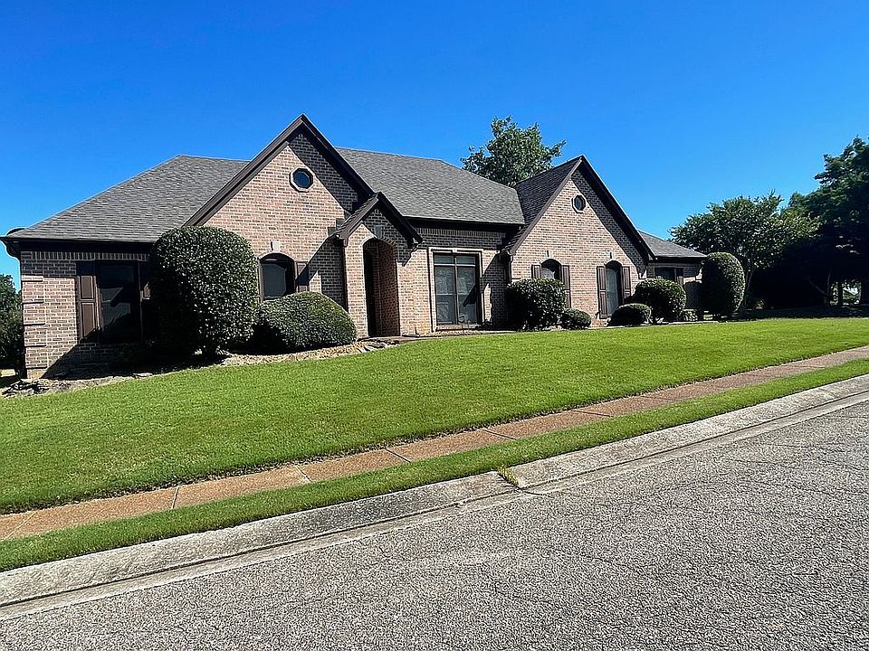 2nd image of 7559 Fairway Forest Dr N
