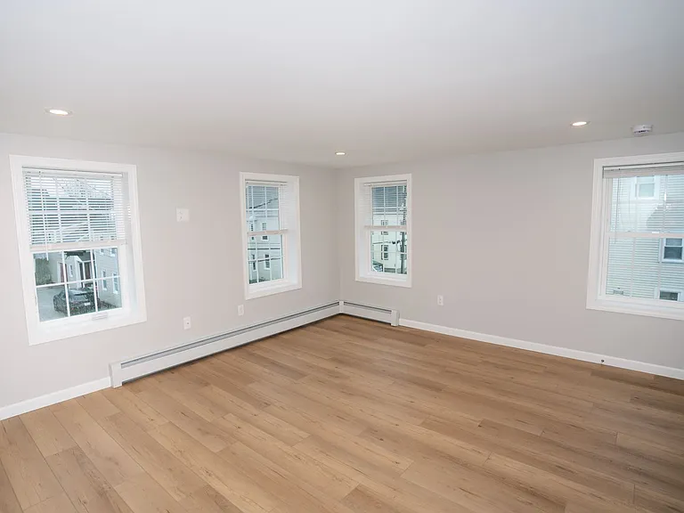 29 Pleasant Street — Photo 3