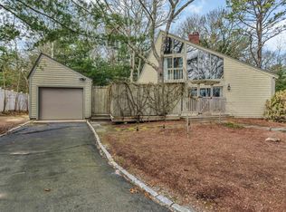 97 Fells Pond Rd, Mashpee, MA 02649