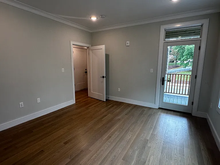 104 Warren St #5P — Photo 8