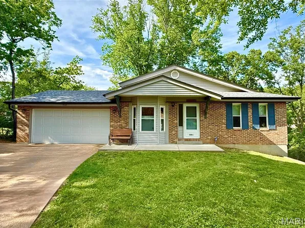 5001 Fawn Cir, Imperial, MO 63052