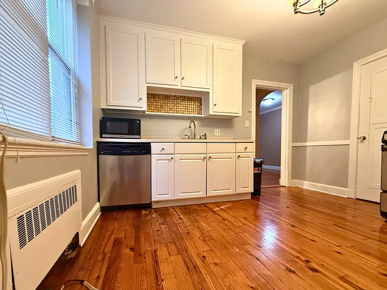 80 Strathmore Rd #1 — Photo 8