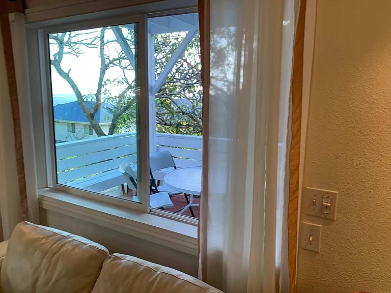Mariposa Dr — Photo 15
