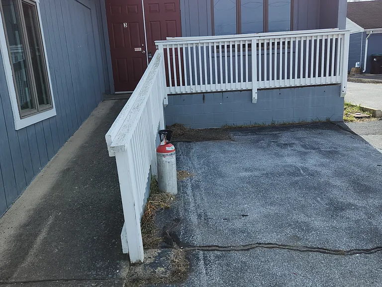 1230 E Main St #3 — Photo 1