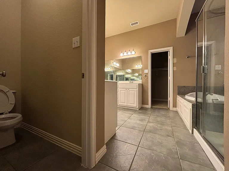 7812 Edgeglen Trl — Photo 17