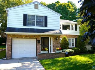 11 Campbell St, Waldwick, NJ 07463