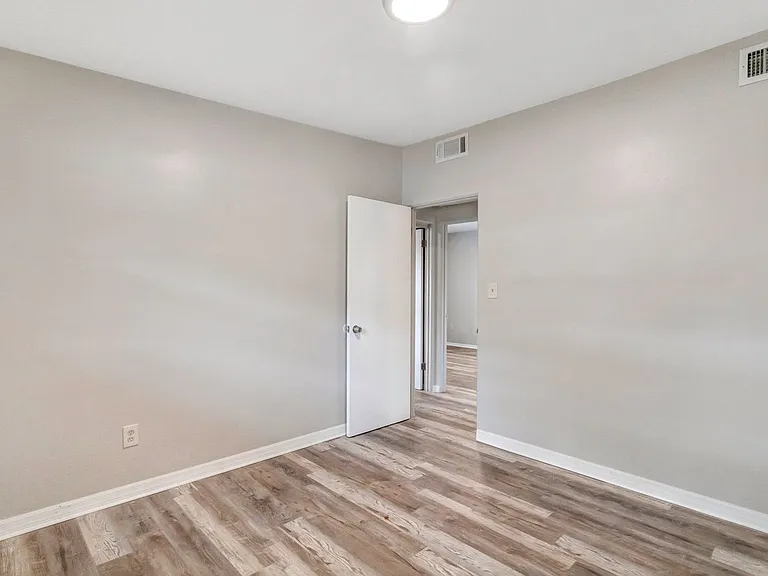 1564 Scott St — Photo 19