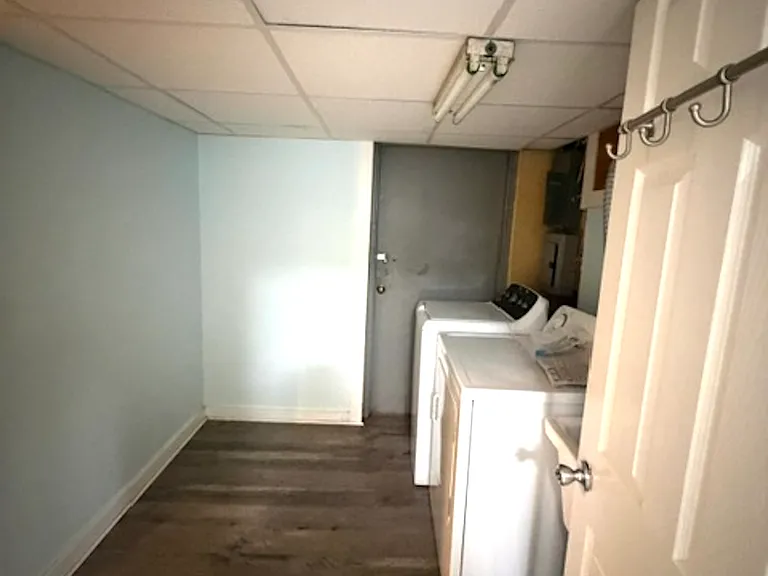 652 East Ave — Photo 24