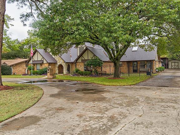 3rd image of 2305 W Arbrook Blvd