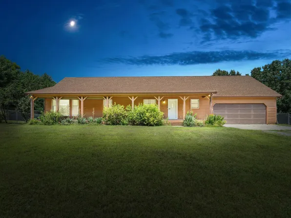 25028 Jefferson Center St, Cassopolis, MI 49031