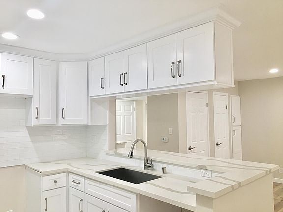 5th image of 636 E Verdugo Ave APT C