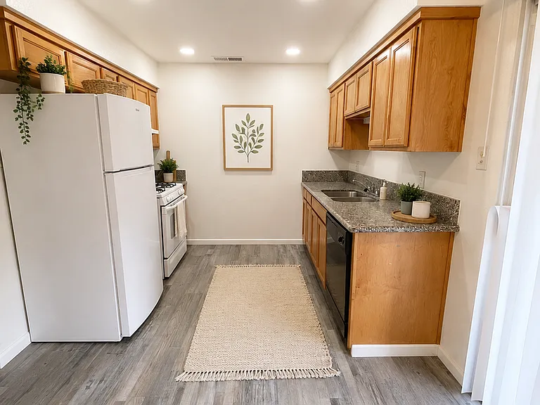 4854 E University Ave — Photo 5