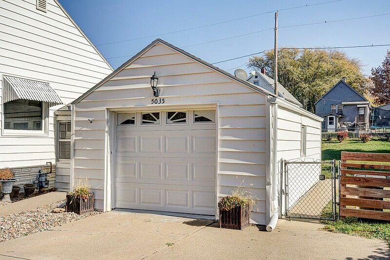 1st image of 5035 S 39th Ave