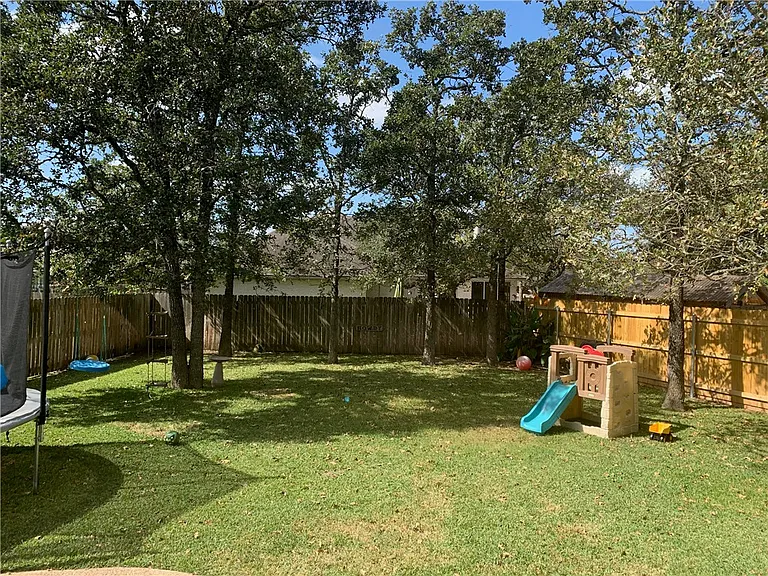 2379 Kendal Green Cir — Photo 6