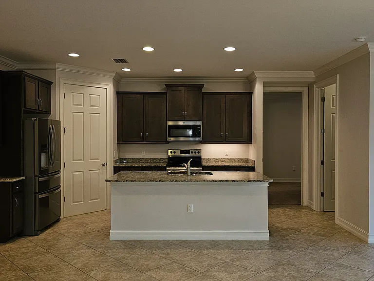 3141 Amadora Cir — Photo 11