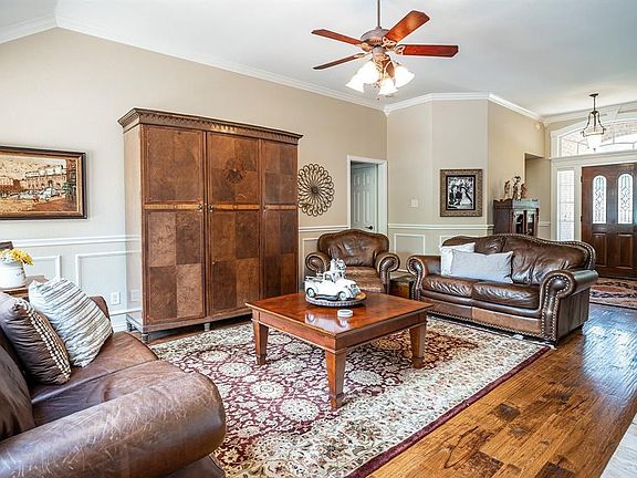 2nd image of 8909 Thornmeadow Ct