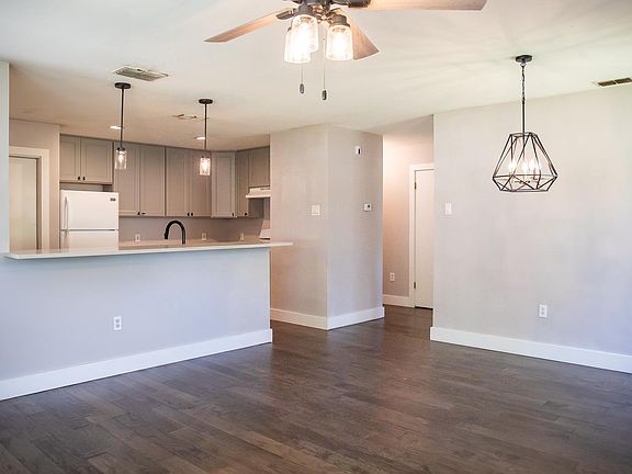5th image of 1012 Glen Oaks Ct