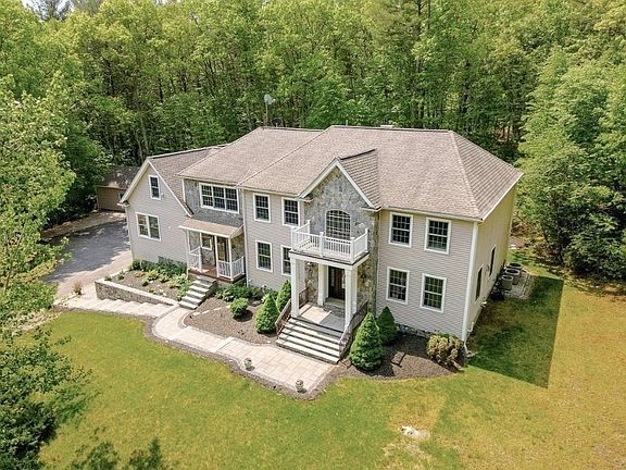 3rd image of 12 Breton Rd