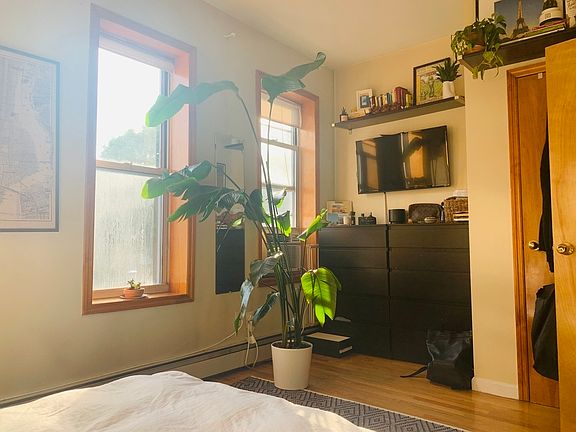 4th image of 339 21st St APT 2R