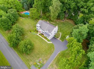 107 Wooded Acres Ln, Downingtown, PA 19335