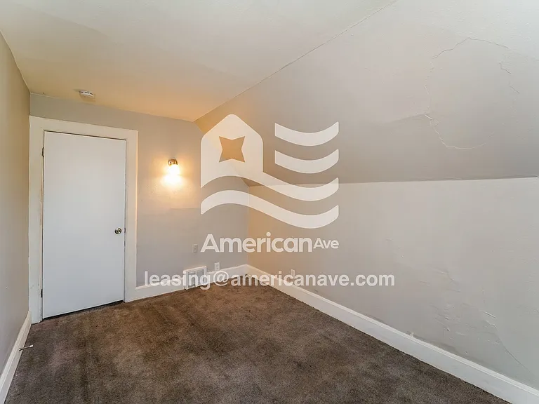 541049_008_wm_-_main_bedroom_13413362.jpg