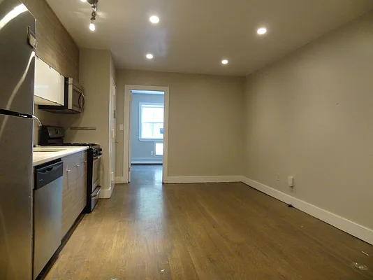 Rented by Arvik Group Real Estate | media 22