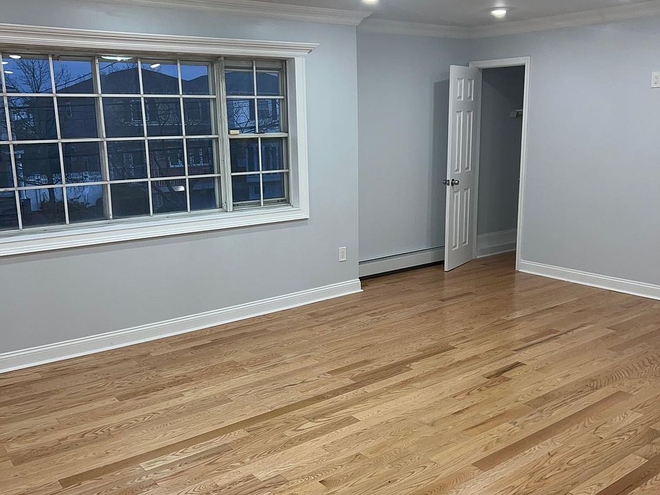 2nd image of 324 Duncan Rd