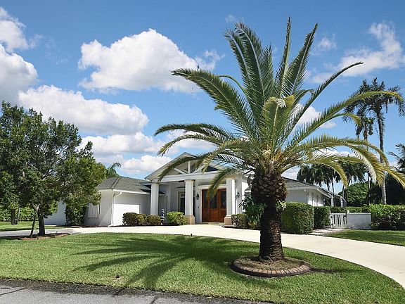 2nd image of 306 Banyan Dr
