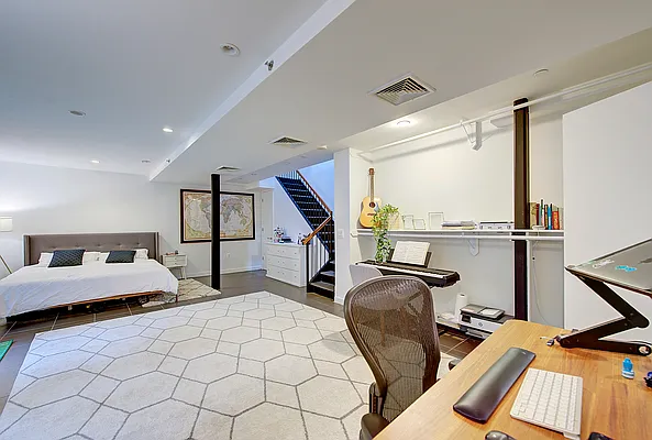 Sold by Keller Williams Realty Landmark II | media 9