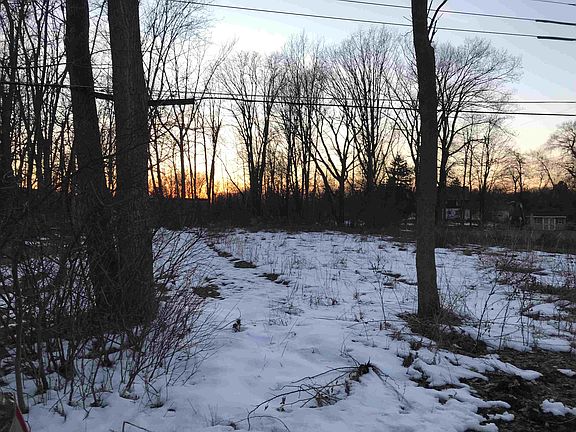2nd image of 90 Wayne Ave