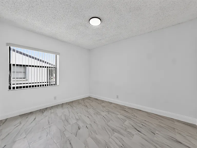 11358 Taft St #11358 — Photo 18