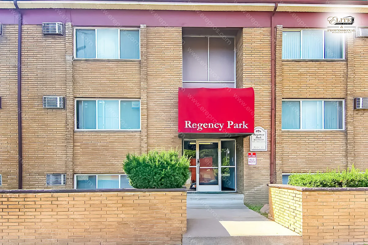 Building Photo - 9601 Greenfield Rd