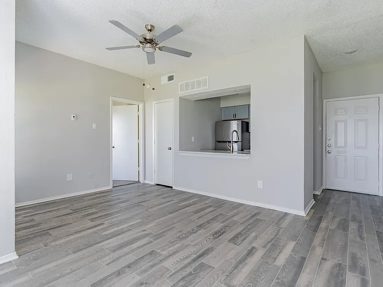 Ronan Apartment Homes — Photo 49