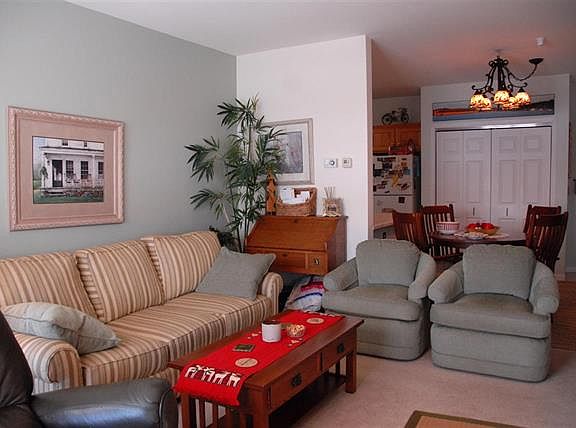 5th image of 1279 Lakeshore Park Pl APT 2H