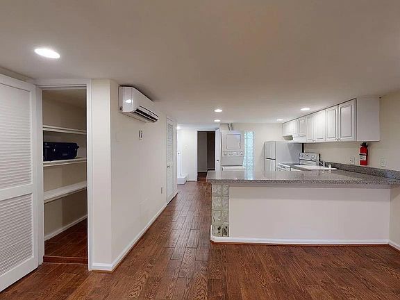 5th image of 1307 22nd St NW APT B