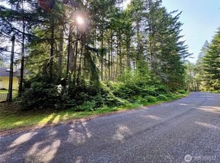 11011 & 11013 Cascade Pl, Anderson Island, WA 98303