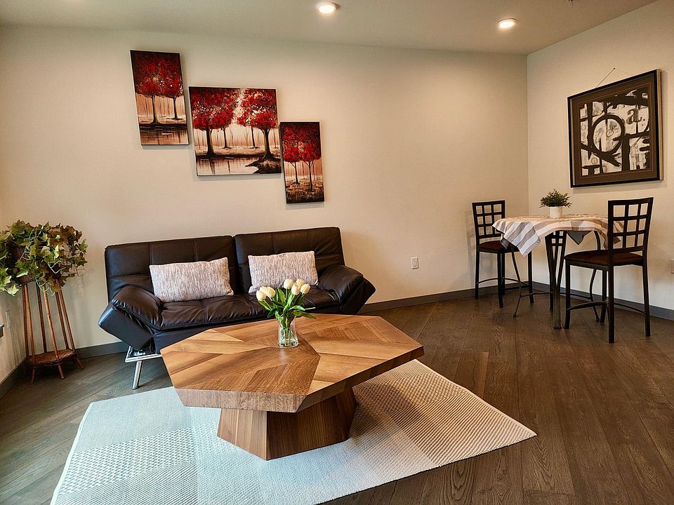 1st image of 11903 NE 128th St #213