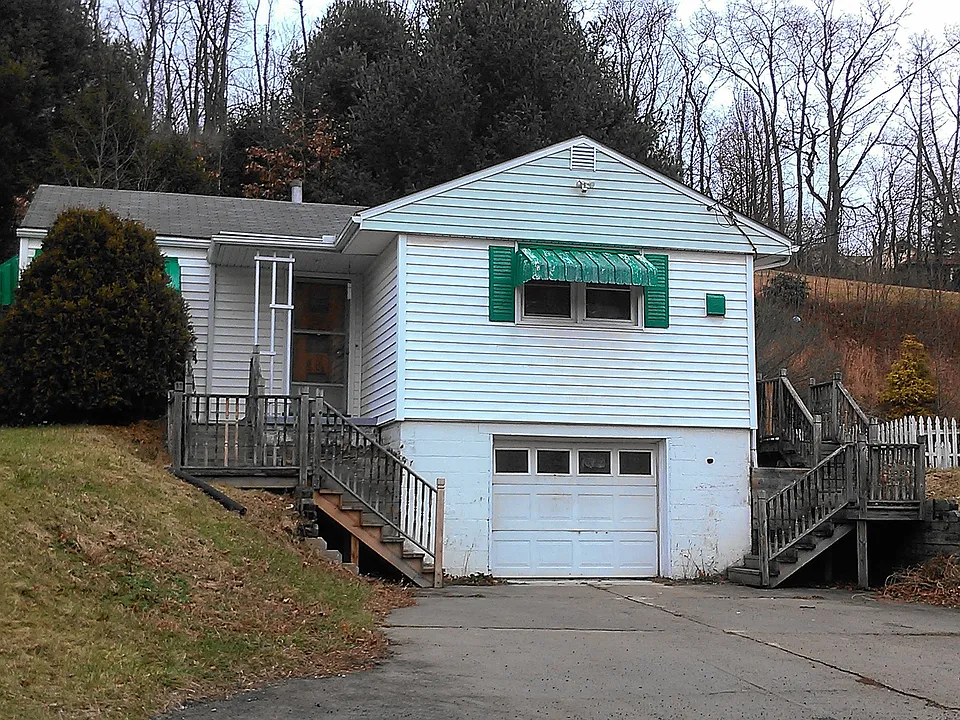 415 Sell St