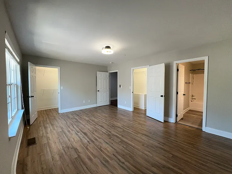 1126 Maple Tree Ln — Photo 15