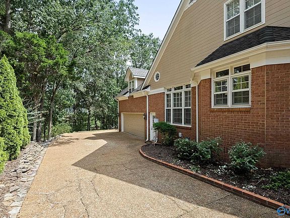 4th image of 10003 Covington Dr SE