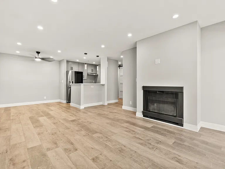 Leyden Apartments — Photo 21