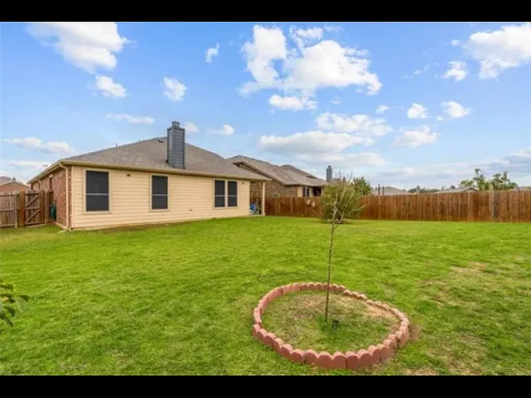 8713 Whirlwind Trl — Photo 18