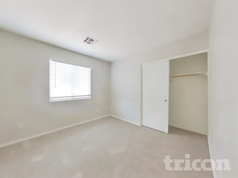 43714 W Cale Dr — Photo 13