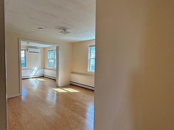 4th image of 212 Jennings Rd
